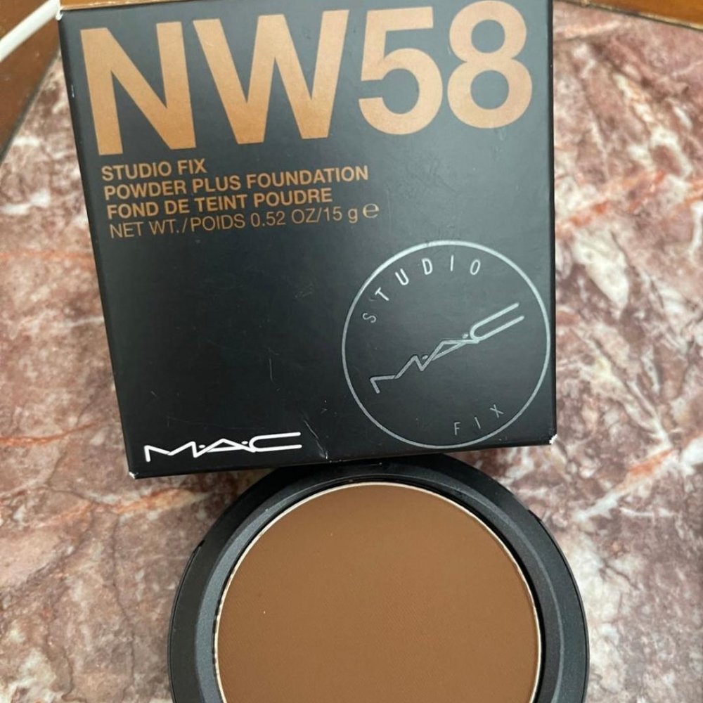 (( NW58 ))  Mac Cosmetics Studio Fix Powder to Foundation Its very dark - Picture 2 of 8